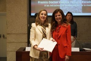 La Fundación ICOMEM entrega los Premios Dr. Vicente Pozuelo a dos iniciativas que humanizan la atención sanitaria de Madrid