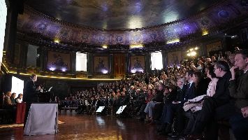 Público durante el acto en el Gran Anfiteatro